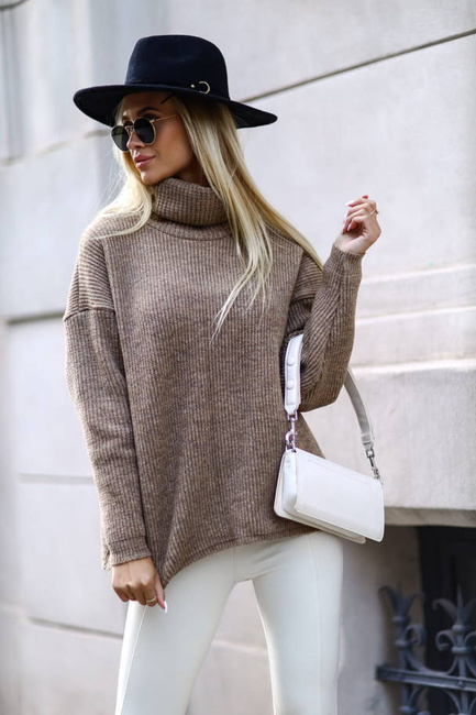 Luźny Sweter z golfem golf Me Gusta brąz