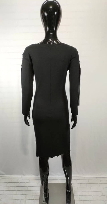 Sukienka czarna LaLeLi z suwakami na długich rękawach