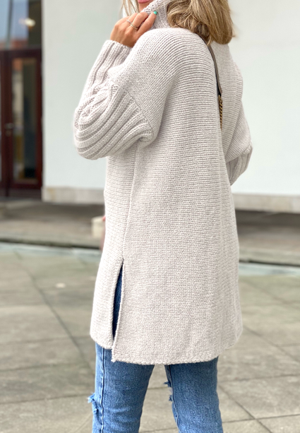 Luźny sweter golf Cocomore jasny beż