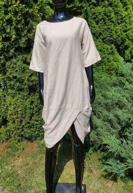 Import Włochy made in italy  lniana sukienka z kieszeniami Tuba duża krótki rękaw oversize na upał na plaże  na wakacje na lato ciemny beż