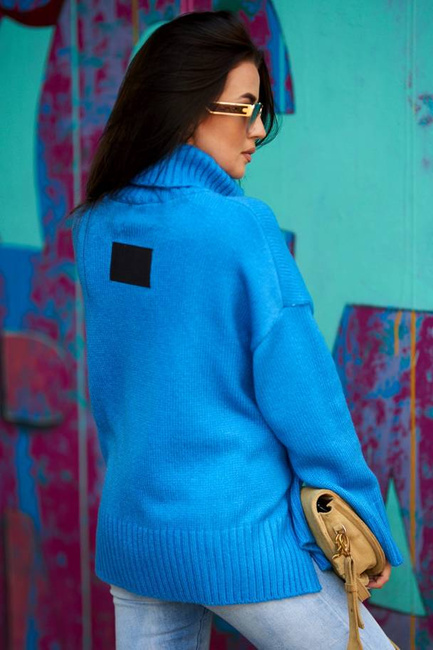 Luźny Sweter damski Me Gusta z golfem oversize niebieski