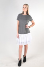 Mikos bawełniana sukienka dresowa z krótkim rękawem i tiulem 379 grafit/biały
