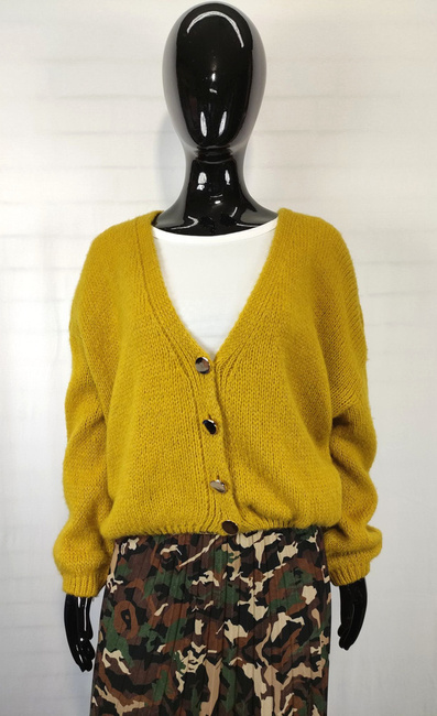 Sweter damski w serek zapinany na guziki import Włochy musztardowy